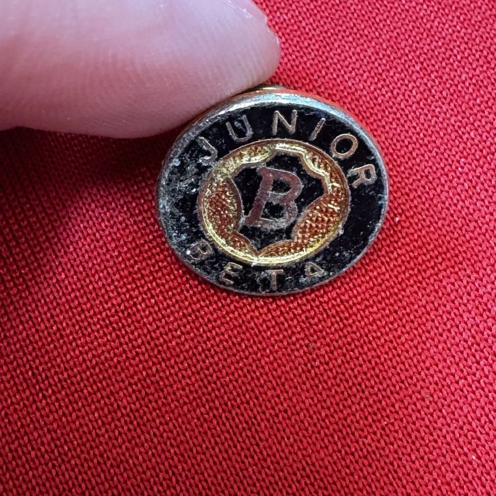 Vintage‎ National Junior Beta Club Black & Gold Round Membership Lapel Pin